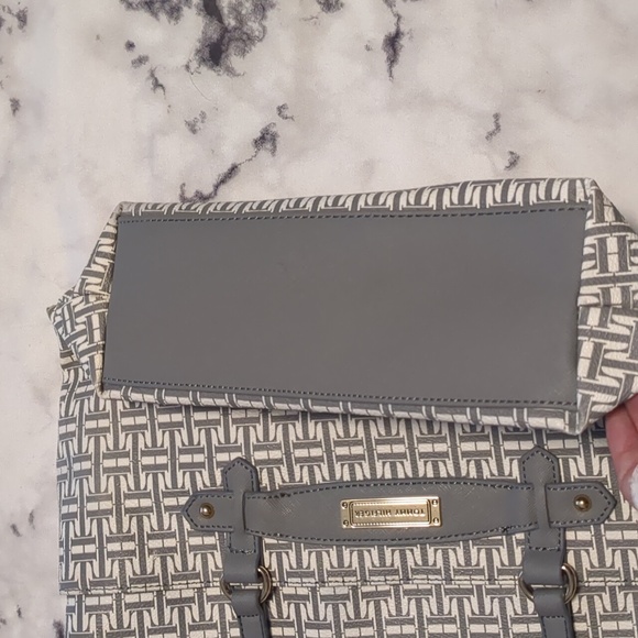 Tommy Hilfiger White and Gray shoulder bag - Picture 3 of 8